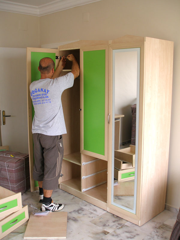 Paketleme ve Ambalajlama 10 Mobilya montaj ve sökme işlemi